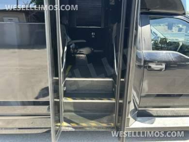 2017 Ford F-550 32-passenegr by Tiffany Coachbuilders - Executive Shuttle for Sale in Chicago, IL - Photo 10