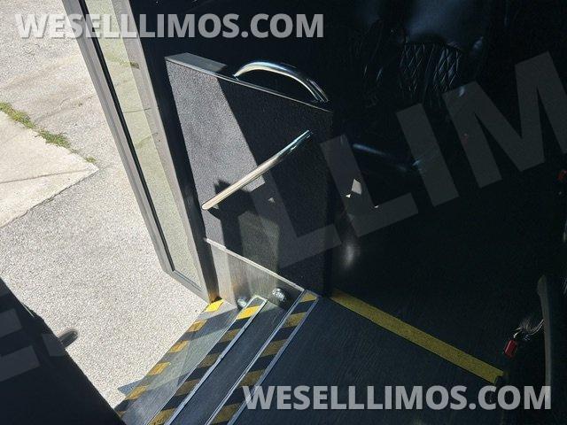 Executive Shuttle for Sale in Chicago, IL - Photo 18