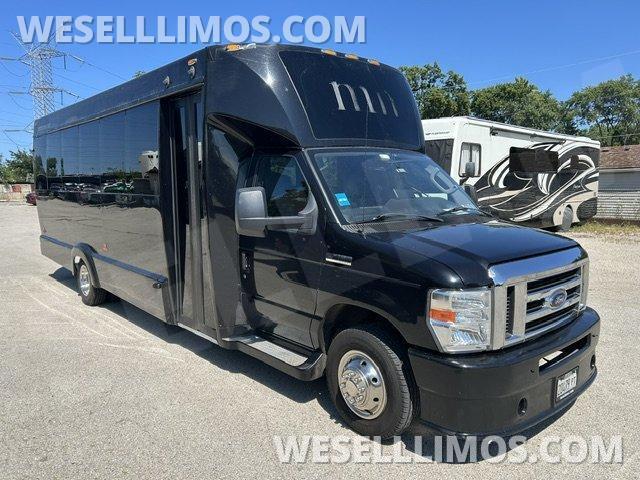 Executive Shuttle for Sale in Chicago, IL - Main Photo