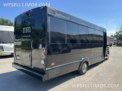 2019 Tiffany Coachbuilders Ford E-450 Executive Shuttle - Executive Shuttle for Sale in Chicago, IL - Photo 6