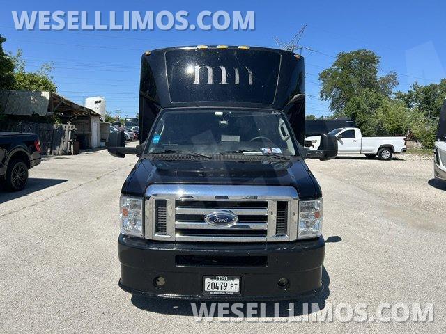 Executive Shuttle for Sale in Chicago, IL - Photo 2