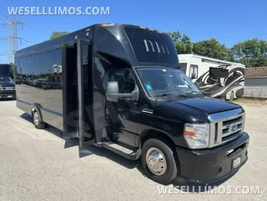 2019 Tiffany Coachbuilders Ford E-450 Executive Shuttle - Executive Shuttle for Sale in Chicago, IL - Photo 7
