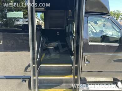 2019 Tiffany Coachbuilders Ford E-450 Executive Shuttle - Executive Shuttle for Sale in Chicago, IL - Photo 9