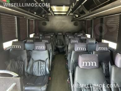 2019 Tiffany Coachbuilders Ford E-450 Executive Shuttle - Executive Shuttle for Sale in Chicago, IL - Photo 11