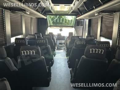 2019 Tiffany Coachbuilders Ford E-450 Executive Shuttle - Executive Shuttle for Sale in Chicago, IL - Photo 12