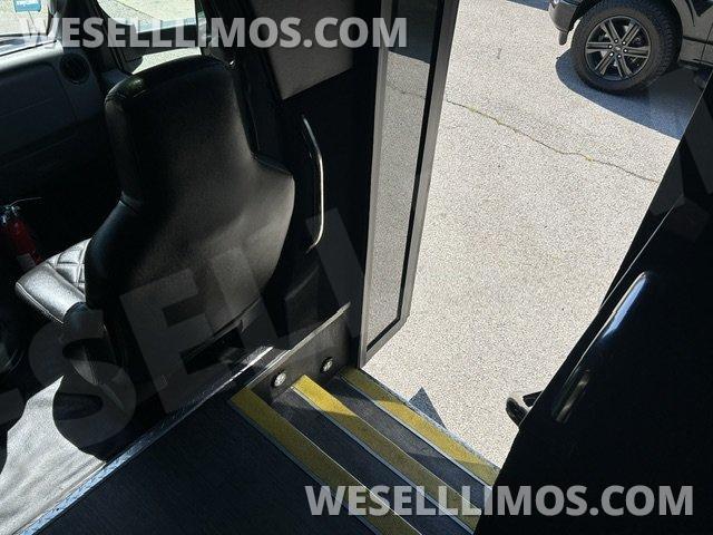 Executive Shuttle for Sale in Chicago, IL - Photo 13
