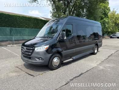 2022 Executive Coach Sprinter 15 Passenger With Table - Sprinter for Sale in Baldwin, NY - Photo 3