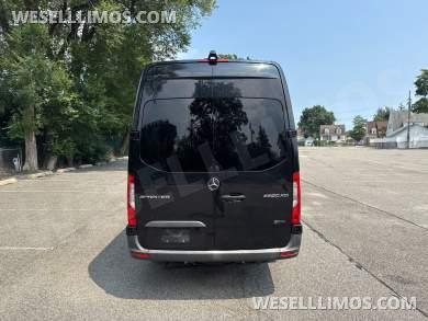 2022 Executive Coach Sprinter 15 Passenger With Table - Sprinter for Sale in Baldwin, NY - Photo 7