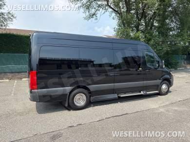2022 Executive Coach Sprinter 15 Passenger With Table - Sprinter for Sale in Baldwin, NY - Photo 10