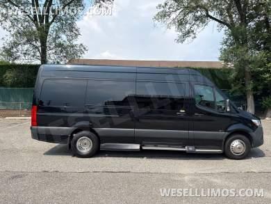 2022 Executive Coach Sprinter 15 Passenger With Table - Sprinter for Sale in Baldwin, NY - Photo 11
