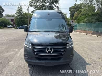 2022 Executive Coach Sprinter 15 Passenger With Table - Sprinter for Sale in Baldwin, NY - Photo 14