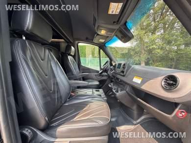 2022 Executive Coach Sprinter 15 Passenger With Table - Sprinter for Sale in Baldwin, NY - Photo 22