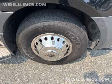 2022 Executive Coach Sprinter 15 Passenger With Table - Sprinter for Sale in Baldwin, NY - Photo 39