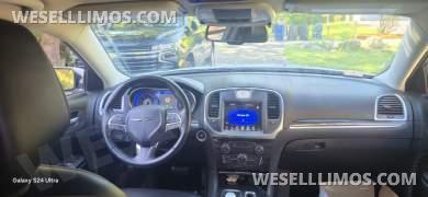 2016 Springfield Chrysler 300 Limousine - Limousine for Sale in Raynham, MA - Photo 11