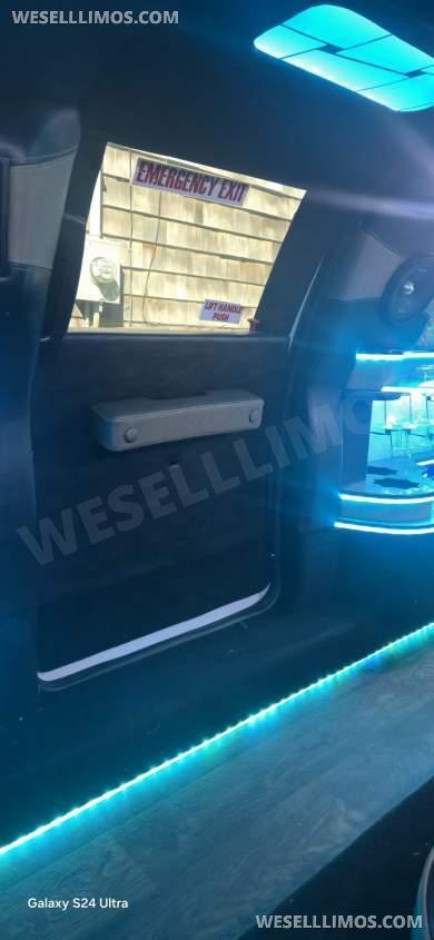 2016 Springfield Chrysler 300 Limousine - Limousine for Sale in Raynham, MA - Photo 14
