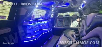2016 Springfield Chrysler 300 Limousine - Limousine for Sale in Raynham, MA - Photo 15