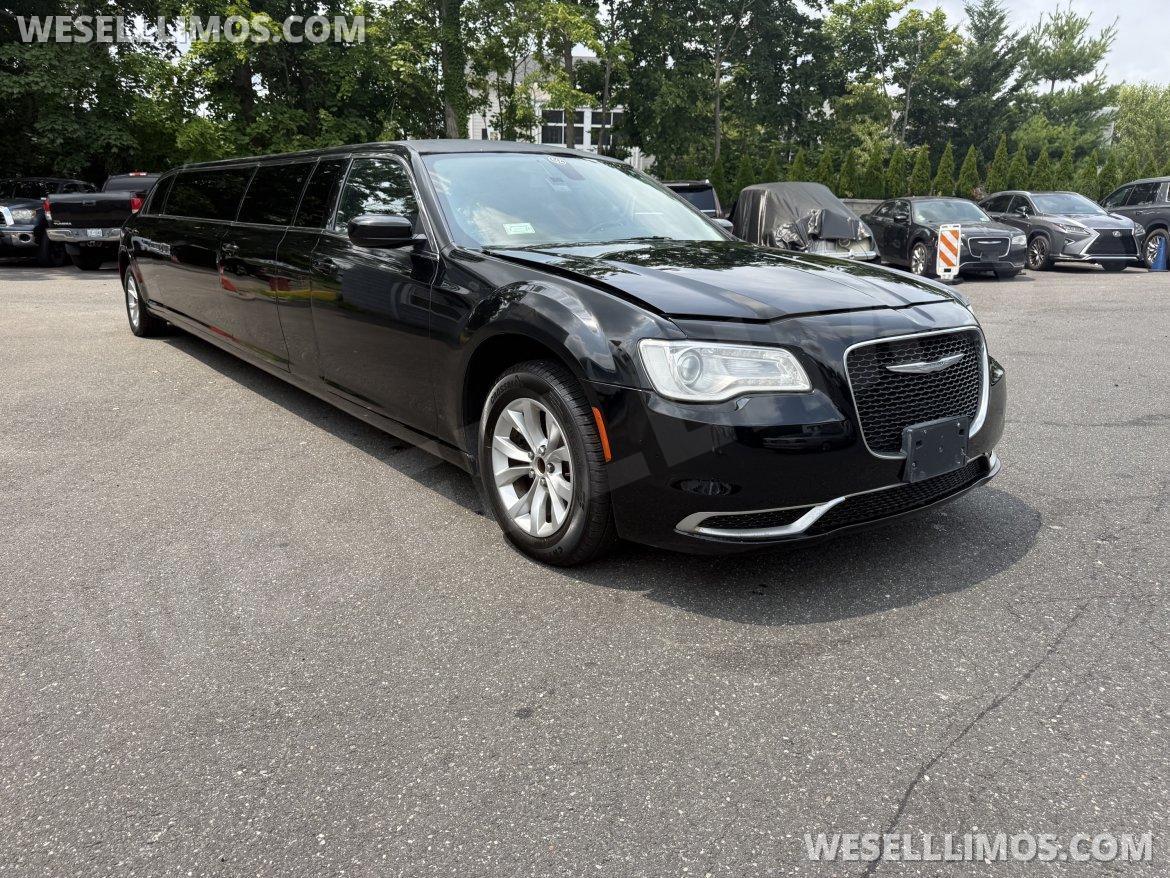 Limousine for Sale in Commack, NY - Photo 3