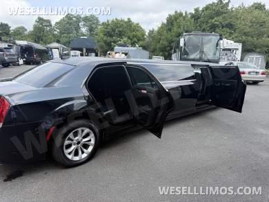 2018 Moonlight Chrysler 300 Limousine - Limousine for Sale in Commack, NY - Photo 9