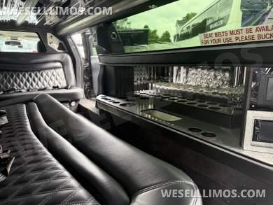 2018 Moonlight Chrysler 300 Limousine - Limousine for Sale in Commack, NY - Photo 17