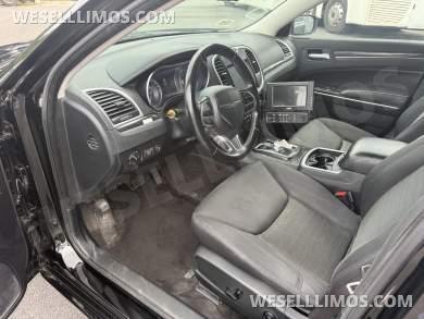 2018 Moonlight Chrysler 300 Limousine - Limousine for Sale in Commack, NY - Photo 24
