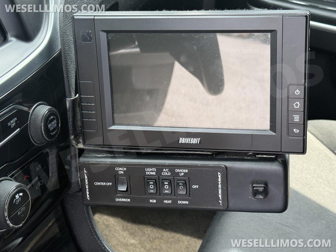 Limousine for Sale in Commack, NY - Photo 25