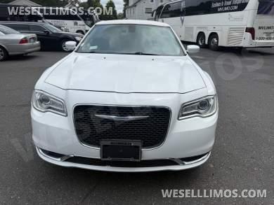 2018 Chrysler 300 Limousine for Sale in Commack, NY - Photo 2