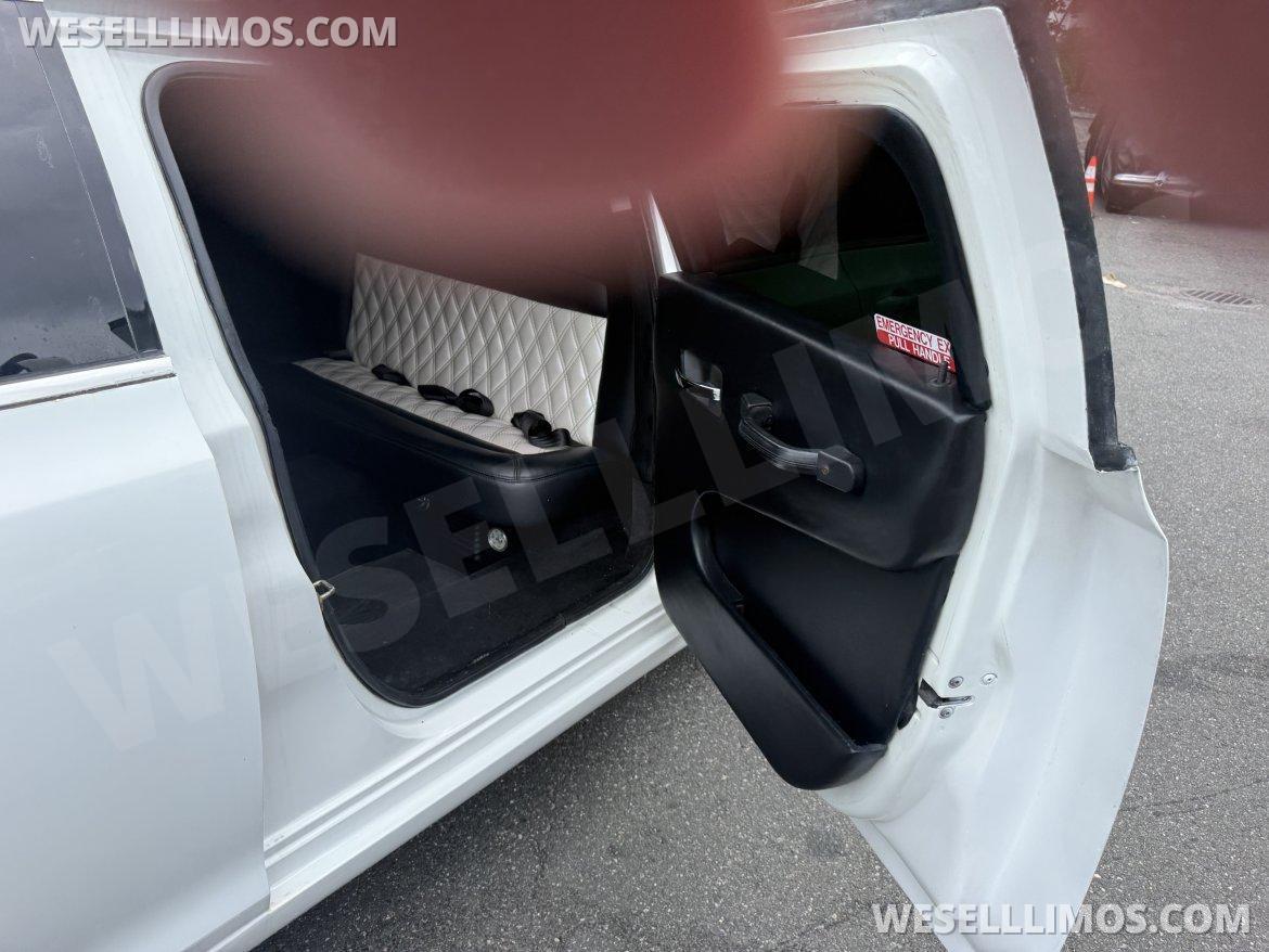 Limousine for Sale in Commack, NY - Photo 11
