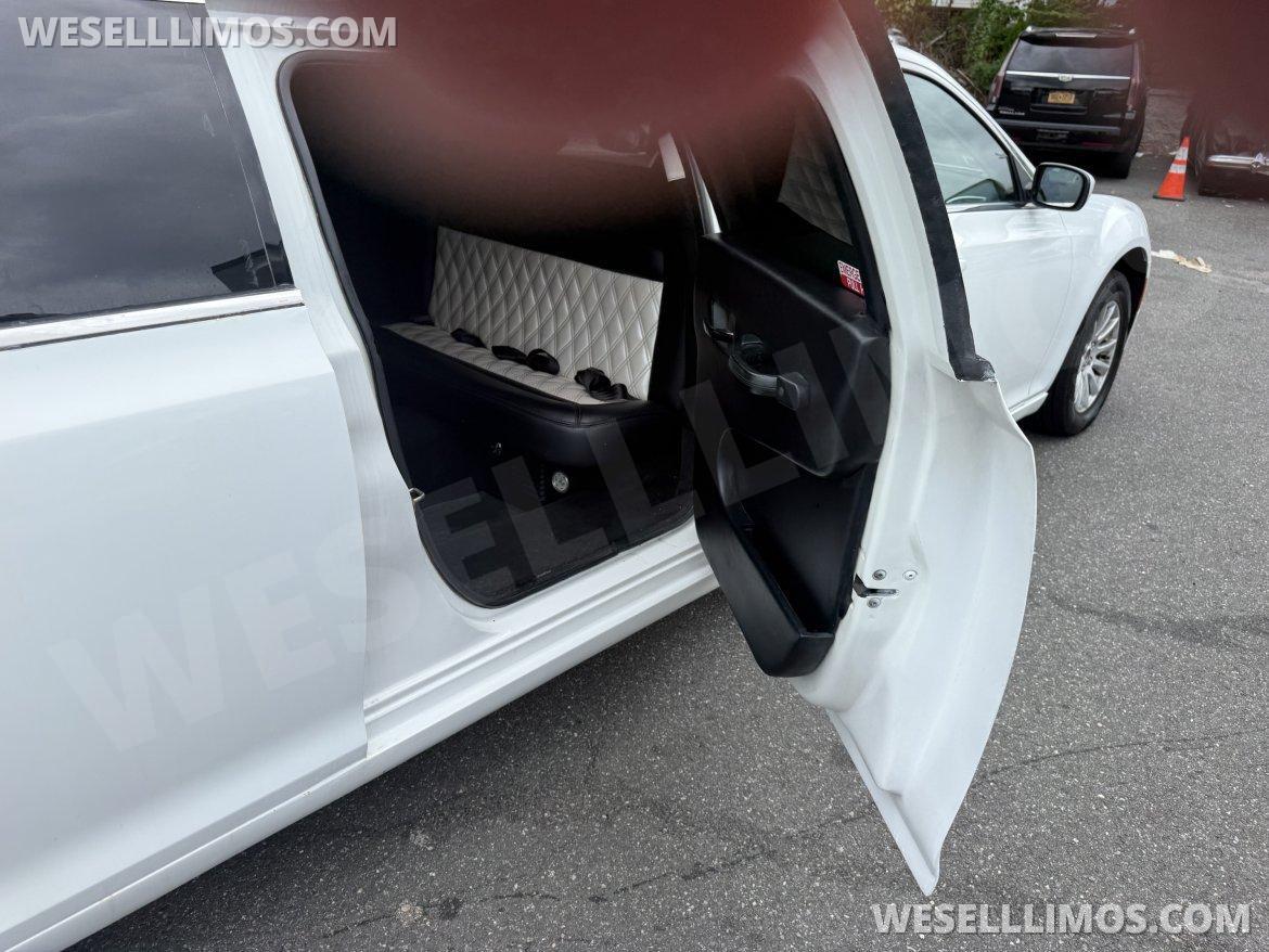 Limousine for Sale in Commack, NY - Photo 12