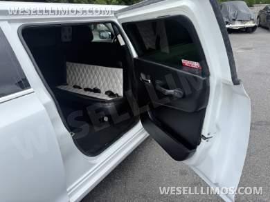 2018 Moonlight Chrysler 300 Limousine - Limousine for Sale in Commack, NY - Photo 13