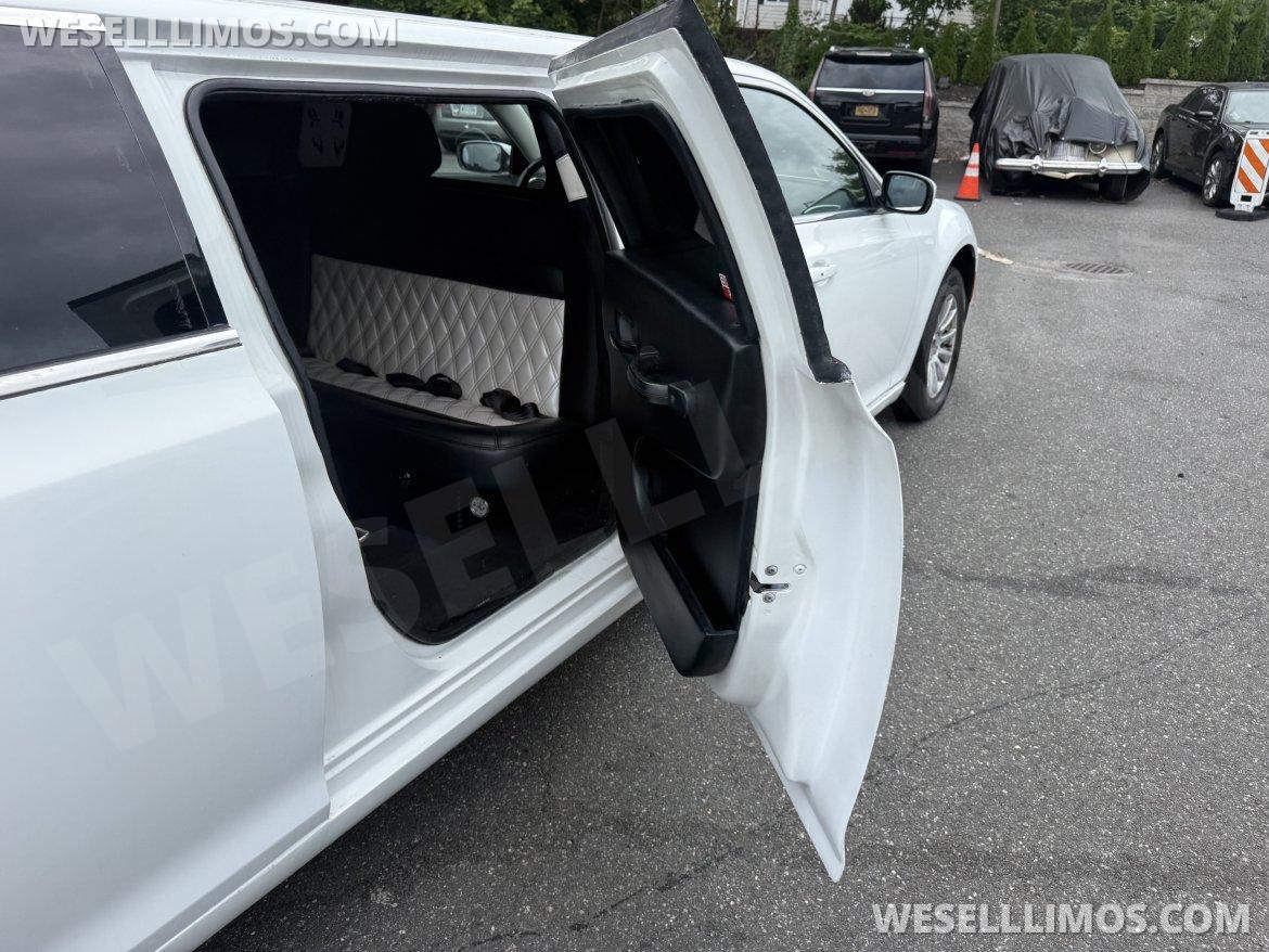 Limousine for Sale in Commack, NY - Photo 14