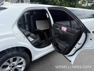 2018 Moonlight Chrysler 300 Limousine - Limousine for Sale in Commack, NY - Photo 15