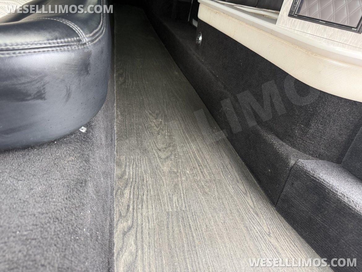 Limousine for Sale in Commack, NY - Photo 21