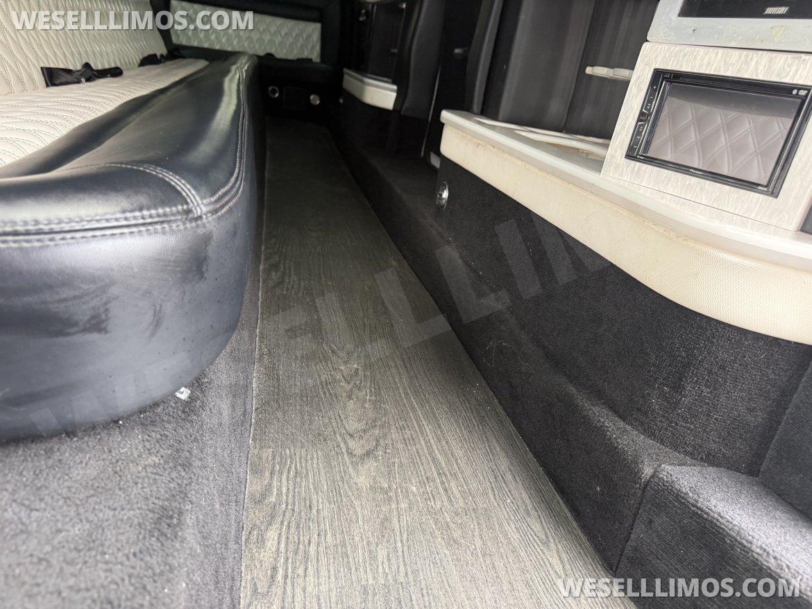 Limousine for Sale in Commack, NY - Photo 22