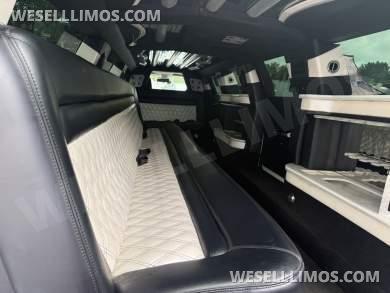 2018 Moonlight Chrysler 300 Limousine - Limousine for Sale in Commack, NY - Photo 23