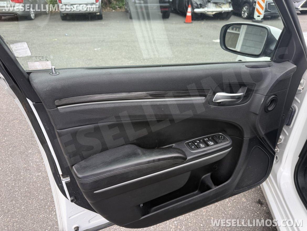 Limousine for Sale in Commack, NY - Photo 30
