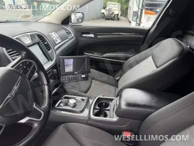 2018 Moonlight Chrysler 300 Limousine - Limousine for Sale in Commack, NY - Photo 31