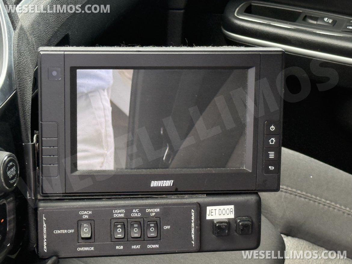Limousine for Sale in Commack, NY - Photo 32