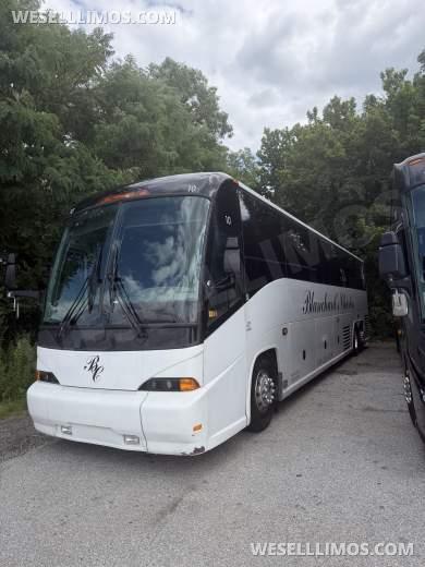 2010 MCI J4500 Motorcoach - Motorcoach for Sale in Annapolis, MD - Photo 5