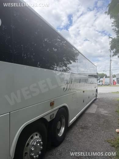 2010 MCI J4500 Motorcoach - Motorcoach for Sale in Annapolis, MD - Photo 9