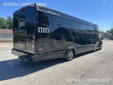 2019 Ford F-550 Executive Shuttle for Sale in Chicago, IL - Photo 2