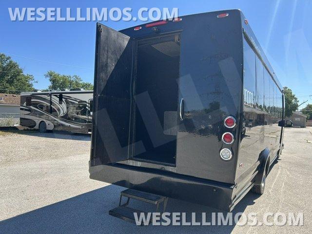 Executive Shuttle for Sale in Chicago, IL - Photo 4