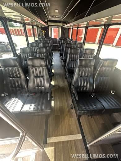 2017 Glaval entourage Ford F550 Executive Shuttle - Executive Shuttle for Sale in Dallas, TX - Photo 4
