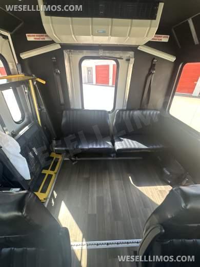2017 Glaval entourage Ford F550 Executive Shuttle - Executive Shuttle for Sale in Dallas, TX - Photo 7