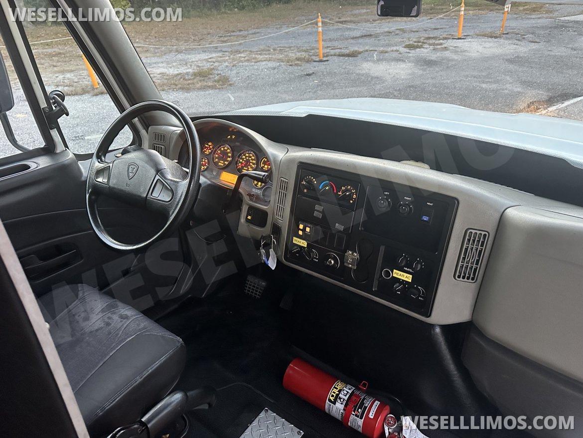 Limo Bus for Sale in Burtonsville, MD - Photo 7