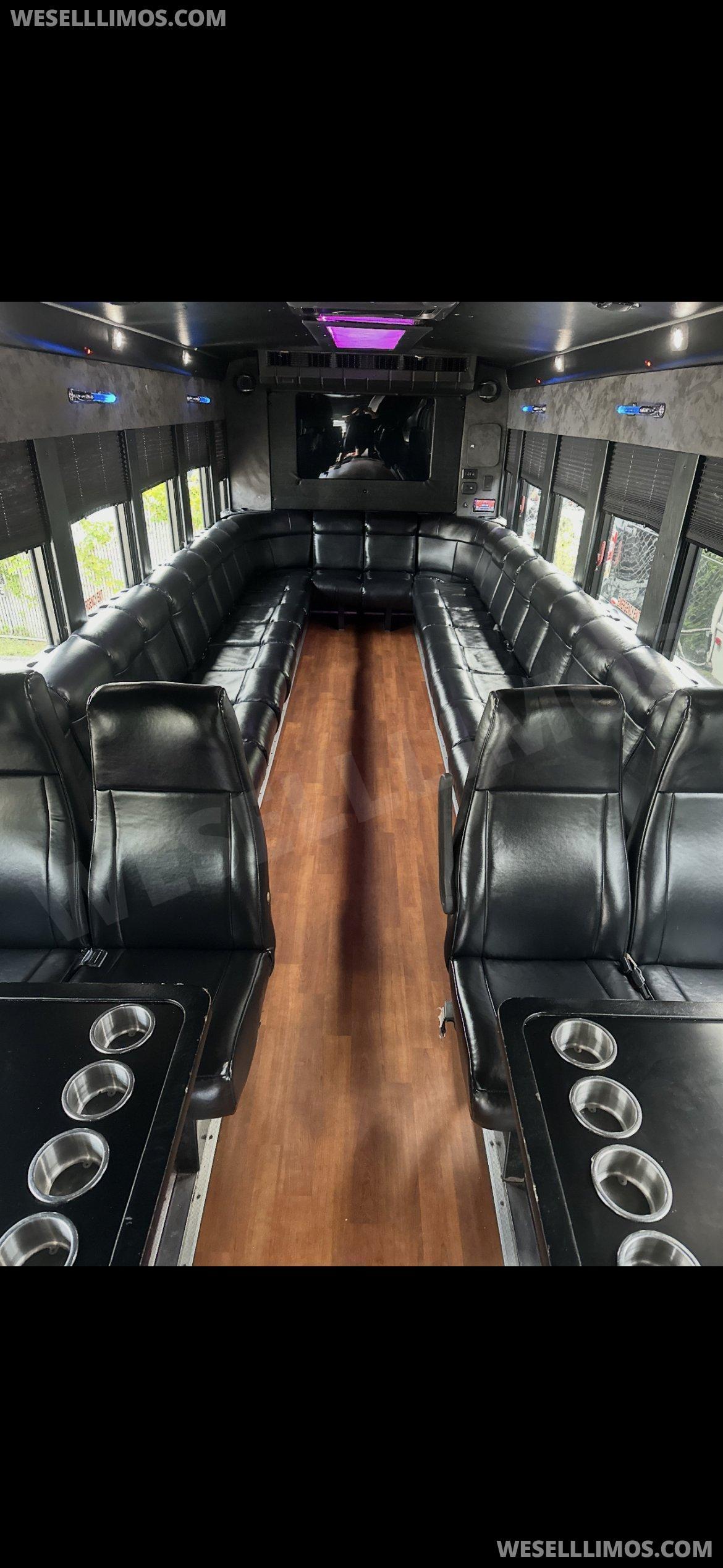 Limo Bus for Sale in Burtonsville, MD - Photo 10
