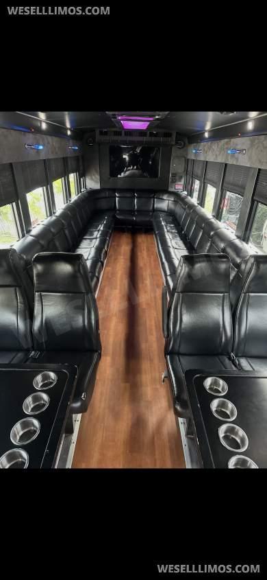 2013 Unk International IC Limousine Bus Limo Bus - Limo Bus for Sale in Burtonsville, MD - Photo 10