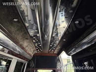 2016 Executive Coach Builders Mercedes Benz Sprinter 3500 Sprinter - Sprinter for Sale in Columbia, IL - Photo 11