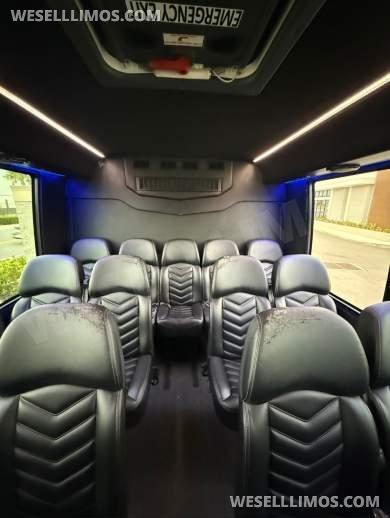 2017 Grech Coachworks Ford E450 Executive Shuttle - Executive Shuttle for Sale in Bushnell, FL - Photo 9