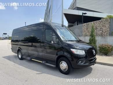 2020 Executive Coach Builders Mercedes-Benz Limo Sprinter Sprinter - Sprinter for Sale in Springfield, MO - Photo 18