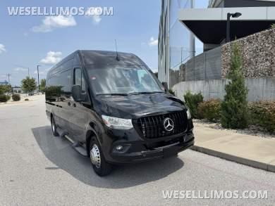 2020 Executive Coach Builders Mercedes-Benz Limo Sprinter Sprinter - Sprinter for Sale in Springfield, MO - Photo 19